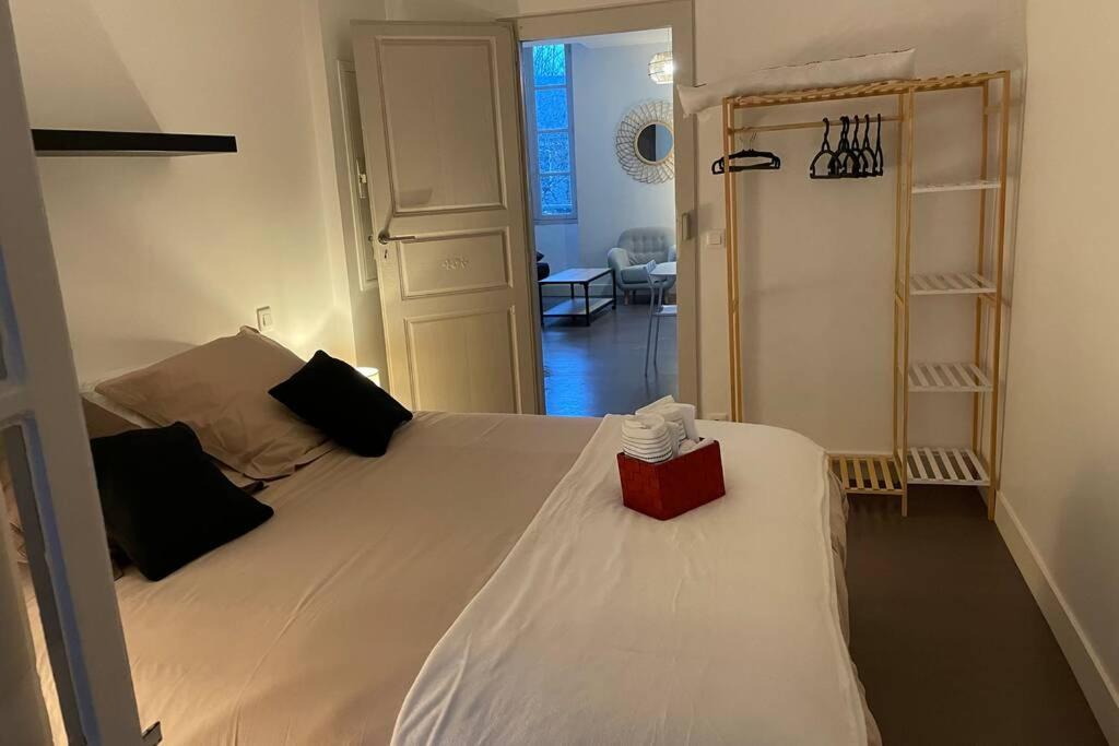 T1 40 M2. Lit Queen Size Pau Extérieur photo