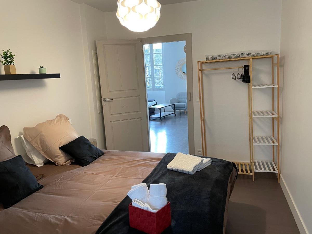 T1 40 M2. Lit Queen Size Pau Extérieur photo